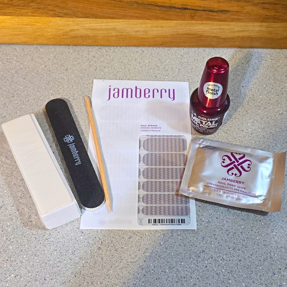 Jamberry Diamond Deco Gray Metallic Nail Polish Strips + L.A. Colors Gift Bag